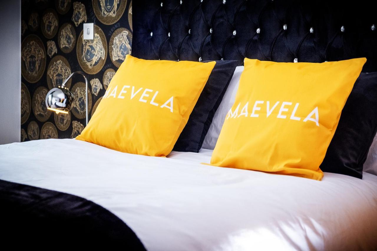 Maevela Apartments - Arcadian Versace Themed Apt ☆ Huge Balcony / Free Parking → Free Netflix -2 Min Walk From Birmingham Hippodrome Theatre, Arcadian, China Town, Sidewalk Club, Gay Village, 5 Mins From New Street Train Station - Birmingham Grand Ce Екстериор снимка