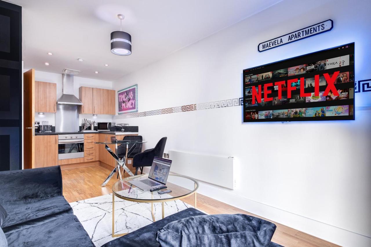 Maevela Apartments - Arcadian Versace Themed Apt ☆ Huge Balcony / Free Parking → Free Netflix -2 Min Walk From Birmingham Hippodrome Theatre, Arcadian, China Town, Sidewalk Club, Gay Village, 5 Mins From New Street Train Station - Birmingham Grand Ce Екстериор снимка