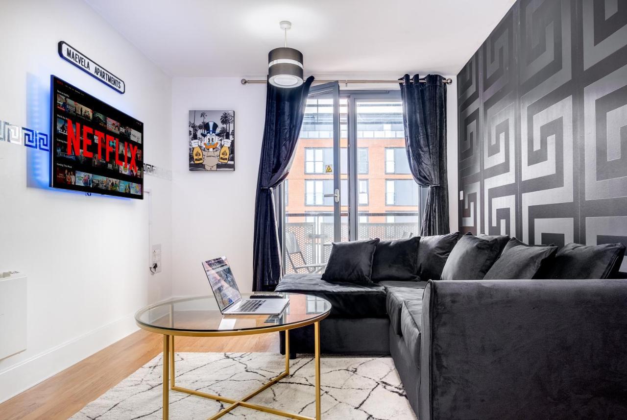 Maevela Apartments - Arcadian Versace Themed Apt ☆ Huge Balcony / Free Parking → Free Netflix -2 Min Walk From Birmingham Hippodrome Theatre, Arcadian, China Town, Sidewalk Club, Gay Village, 5 Mins From New Street Train Station - Birmingham Grand Ce Екстериор снимка